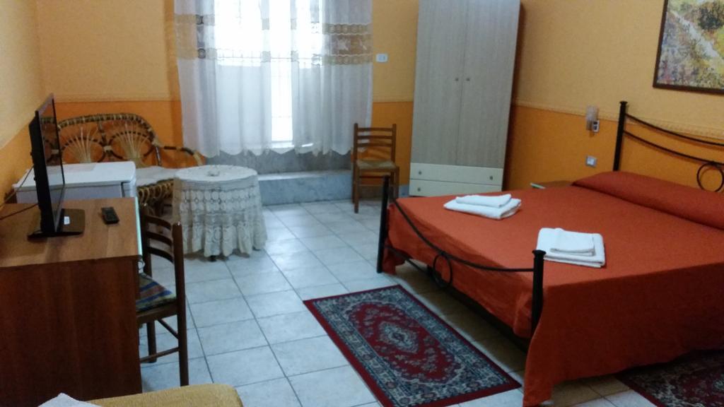 Hotel Gorizia คาตาเนีย ภายนอก รูปภาพ