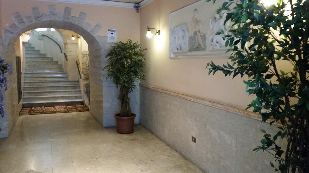 Hotel Gorizia คาตาเนีย ภายนอก รูปภาพ