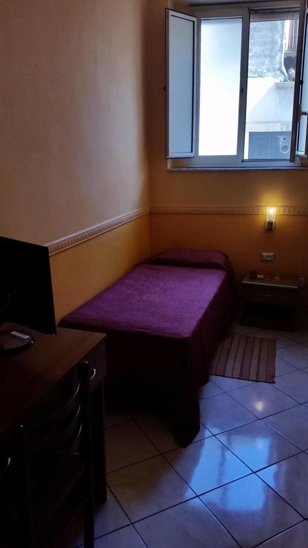 Hotel Gorizia คาตาเนีย ภายนอก รูปภาพ