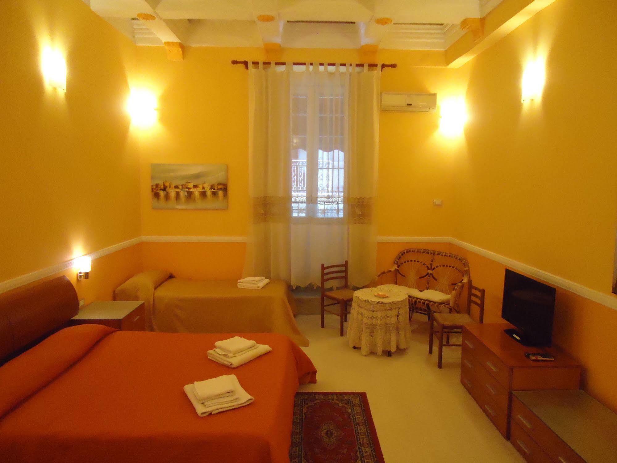 Hotel Gorizia คาตาเนีย ภายนอก รูปภาพ