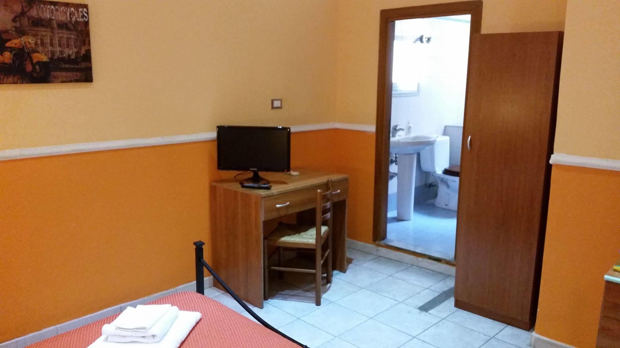 Hotel Gorizia คาตาเนีย ภายนอก รูปภาพ
