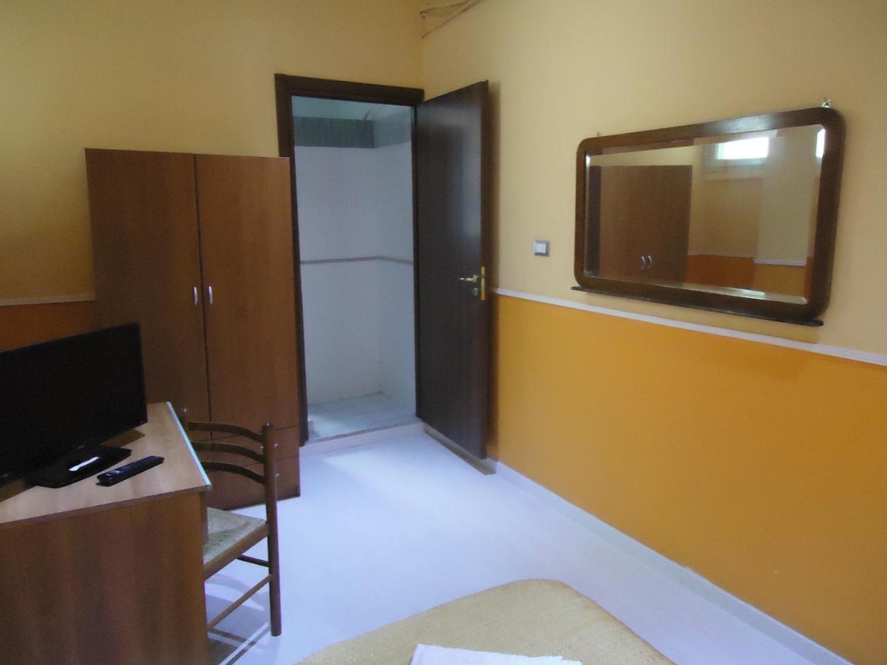 Hotel Gorizia คาตาเนีย ภายนอก รูปภาพ